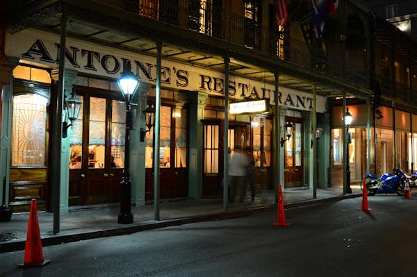 14 legendary US restaurants that come with a side of history