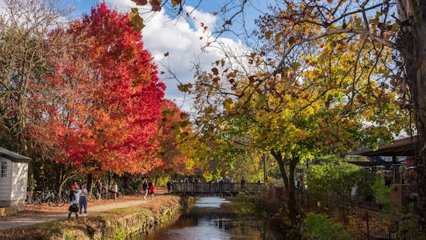 The coziest small US towns to visit this fall